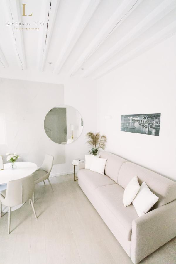 Loversinitaly Romantic Apartments - Altana And Jacuzzi Benátky Exteriér fotografie