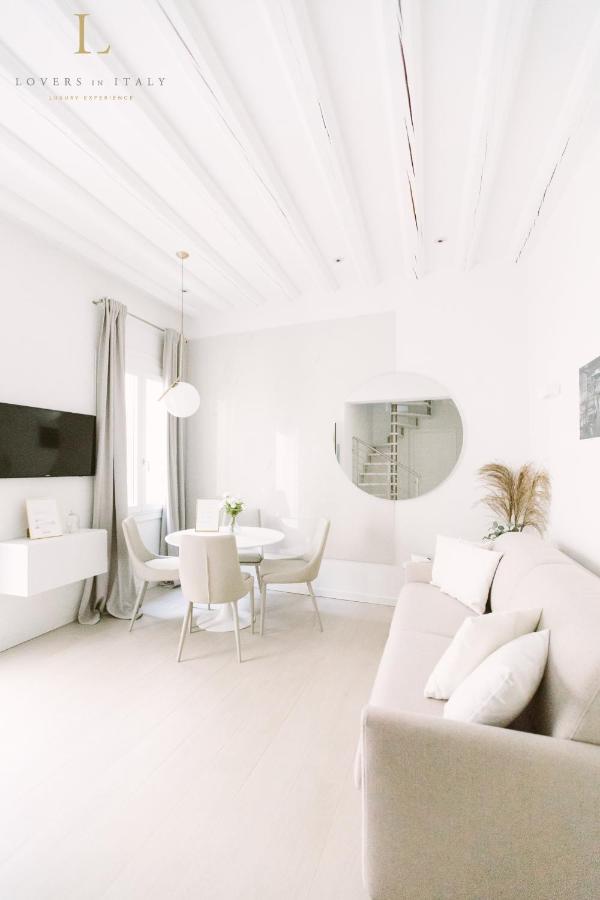 Loversinitaly Romantic Apartments - Altana And Jacuzzi Benátky Exteriér fotografie